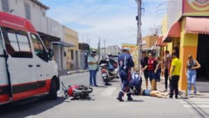 Ambulância do Samu se envolve em acidente no Centro de Quixadá